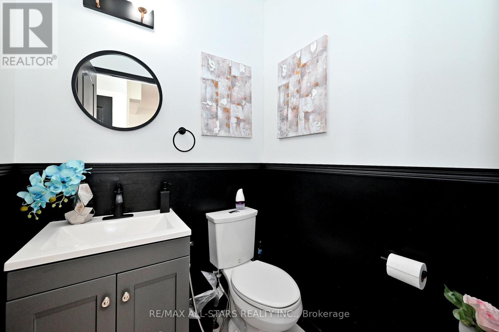 647 Trailview Drive, Peterborough, ON - Indoor Photo Showing Bathroom