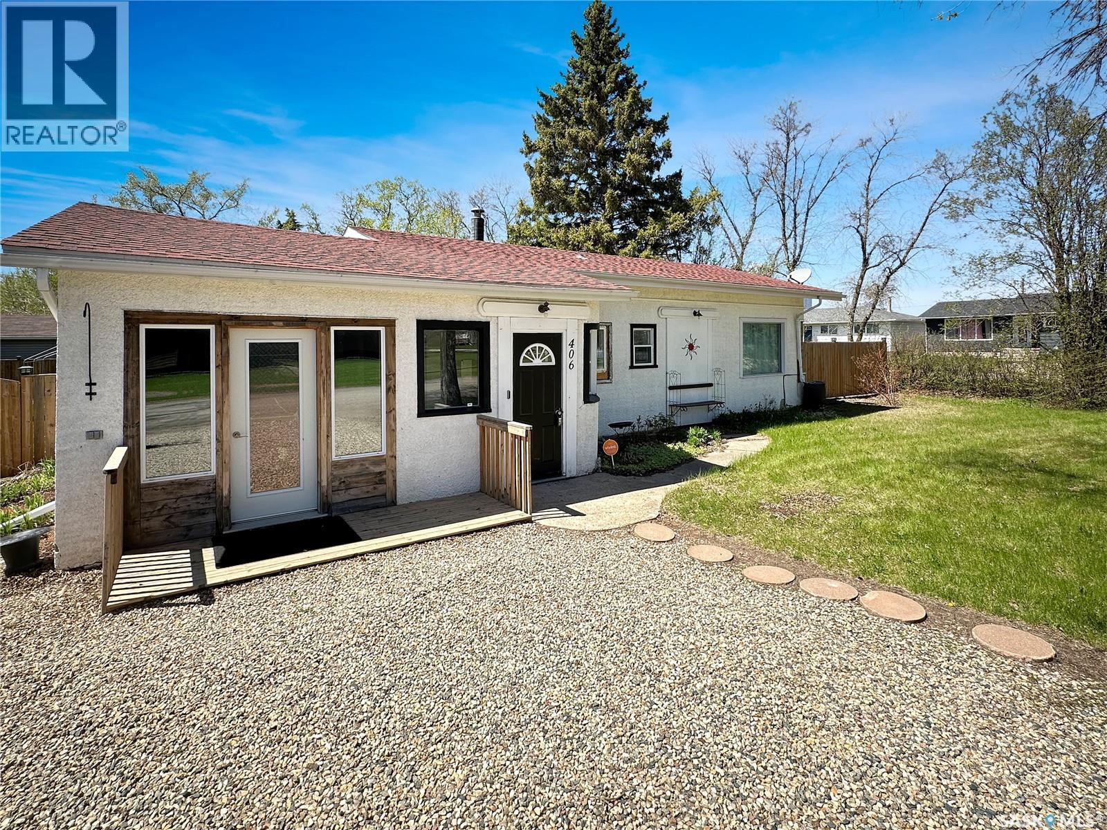 406 Wexford Street, Balcarres, SK - Outdoor