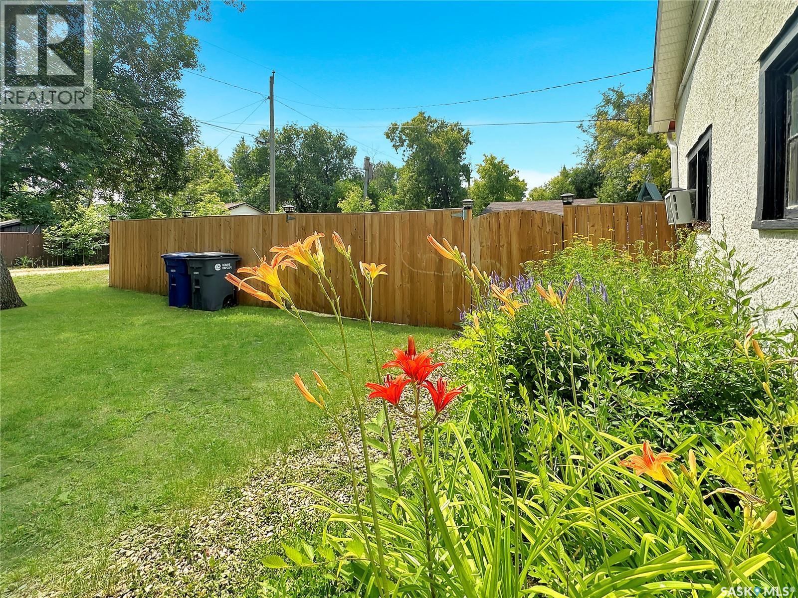 406 Wexford Street, Balcarres, SK - Outdoor