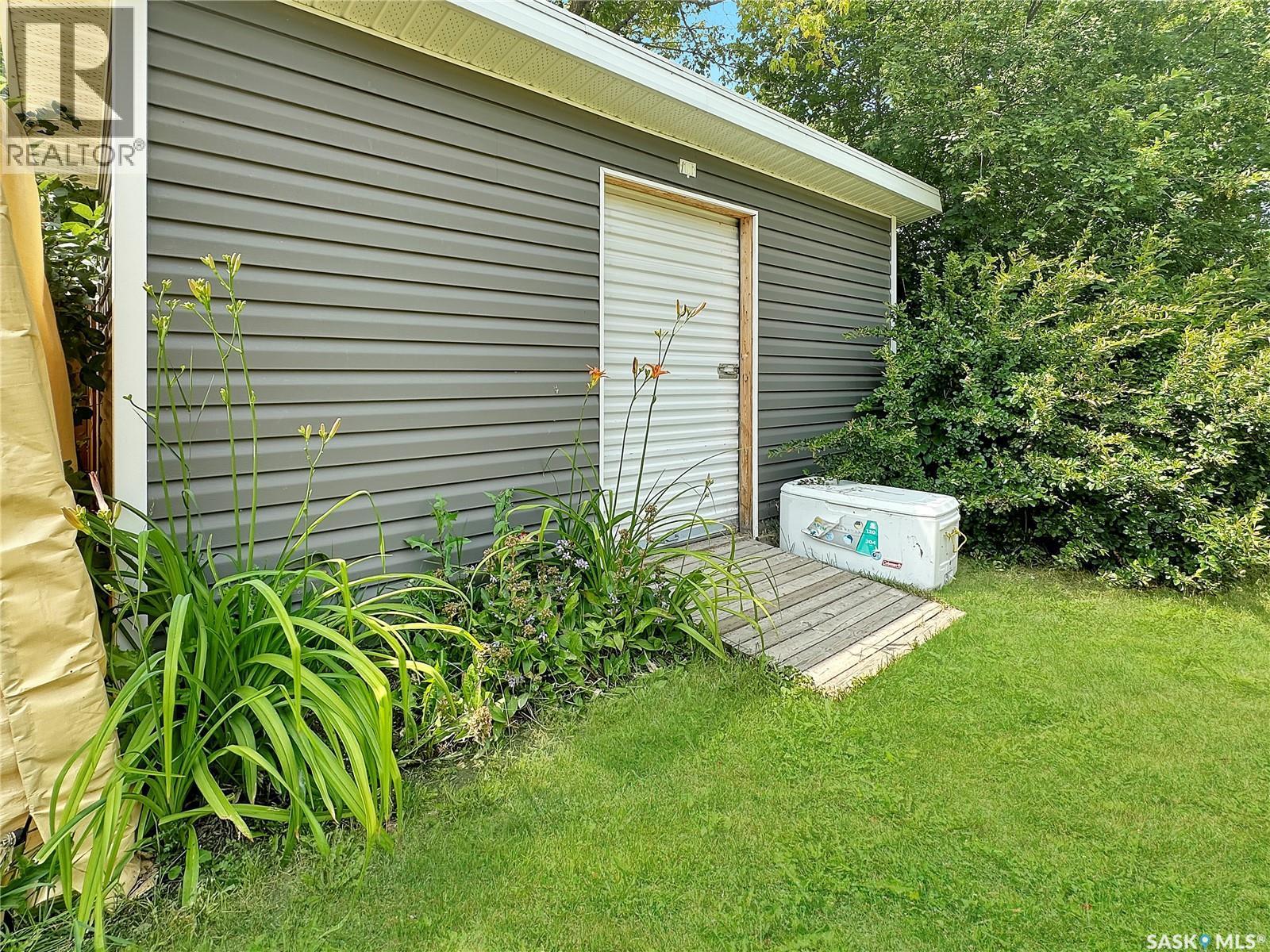 406 Wexford Street, Balcarres, SK - Outdoor