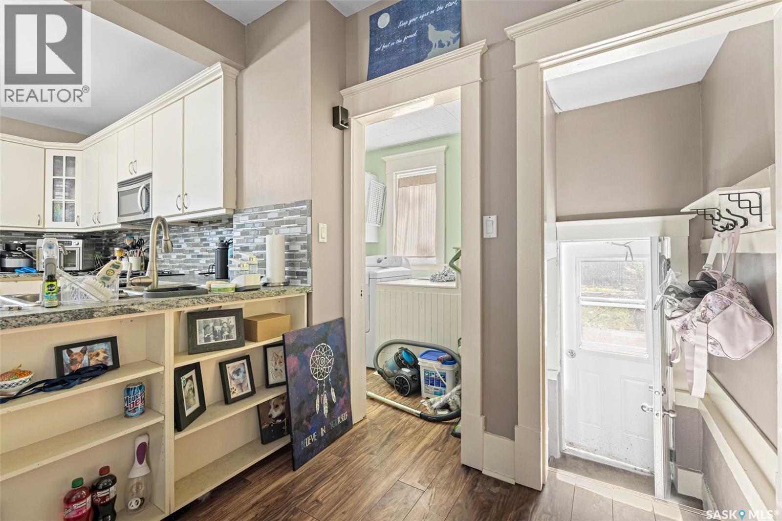 1422 Cameron Street, Regina, SK - Indoor