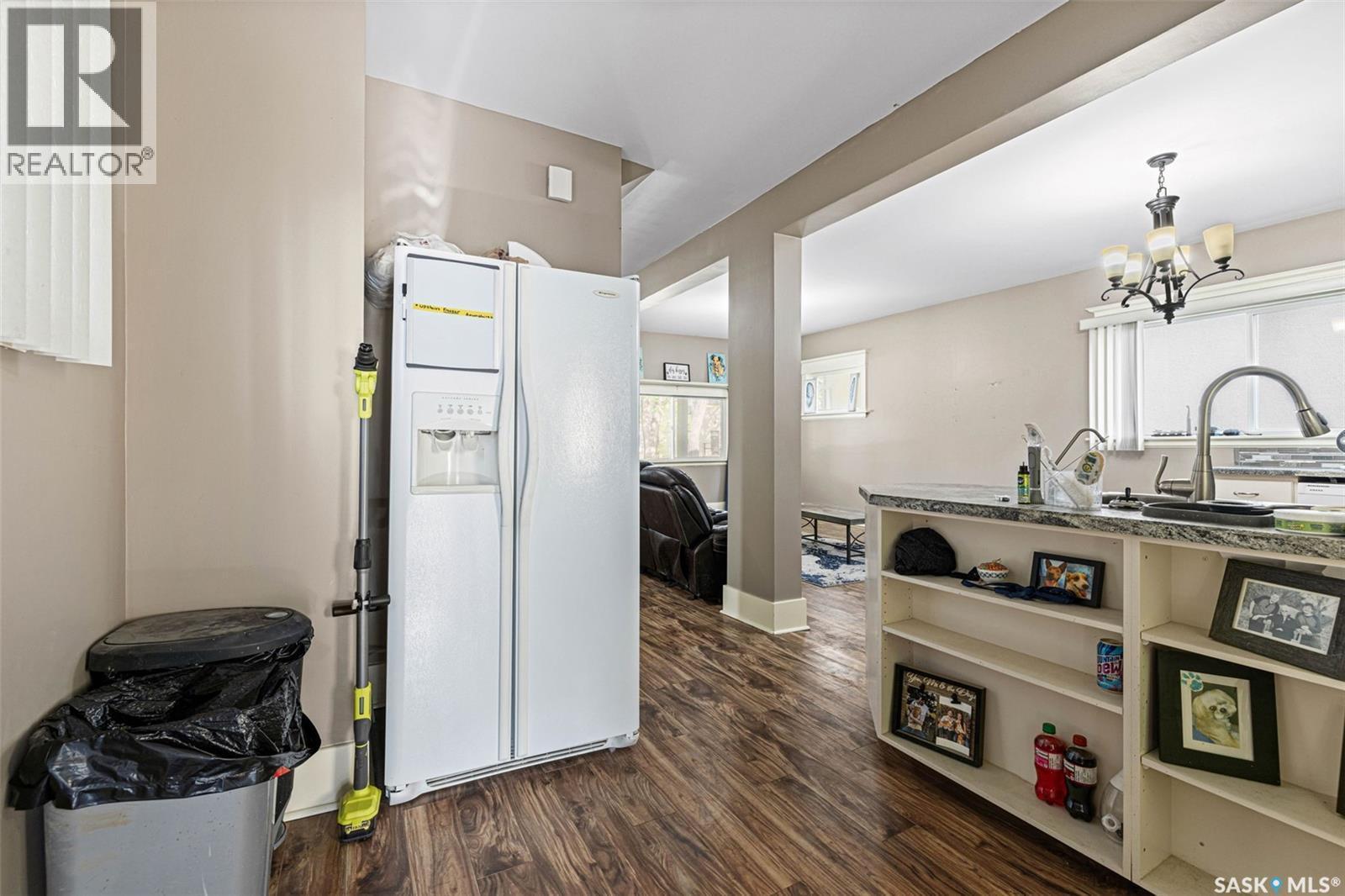 1422 Cameron Street, Regina, SK - Indoor
