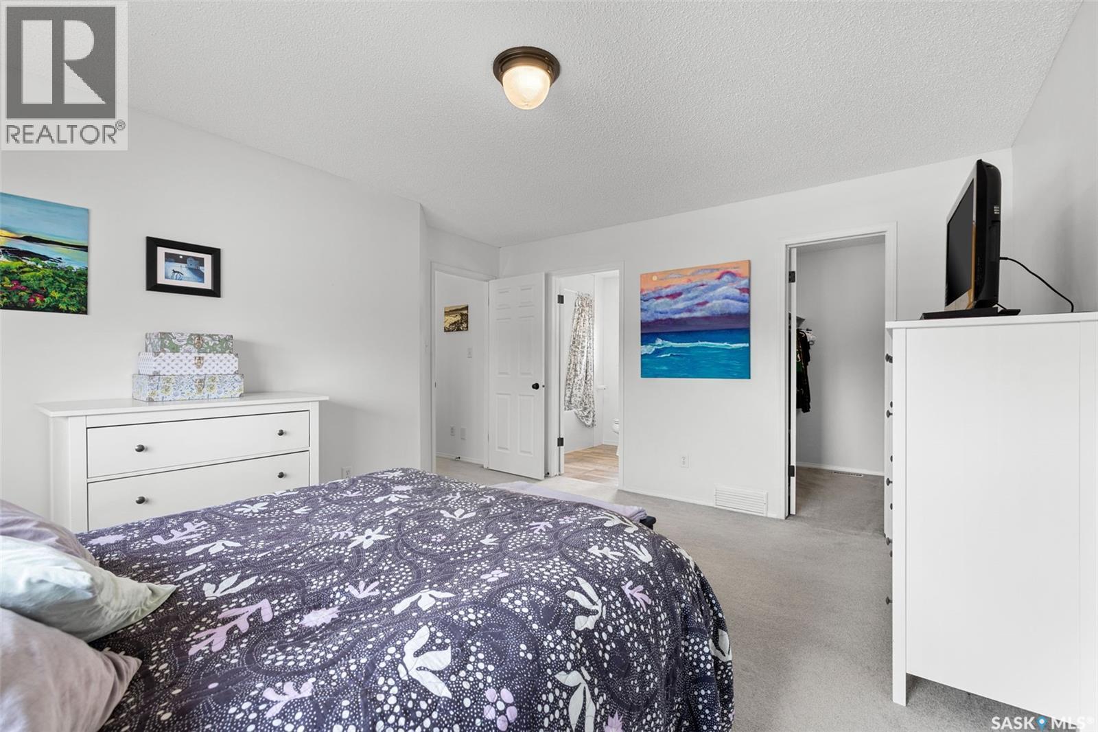 8628 Thurston Crescent, Regina, SK - Indoor Photo Showing Bedroom