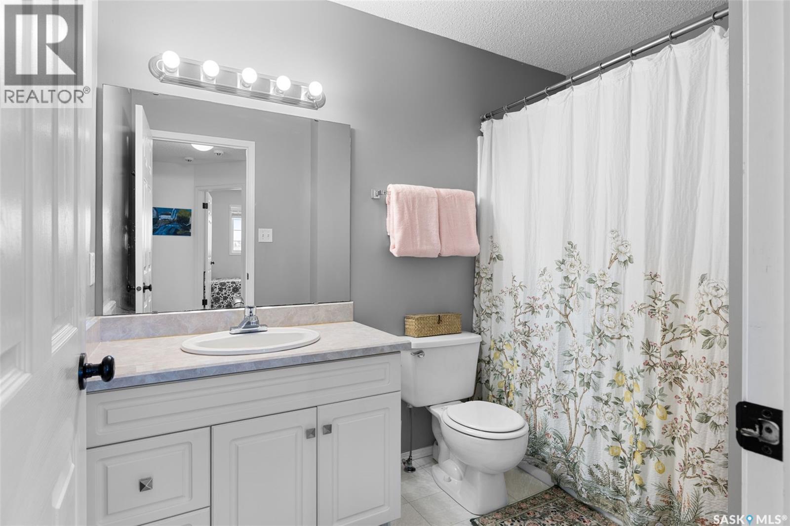 8628 Thurston Crescent, Regina, SK - Indoor Photo Showing Bathroom