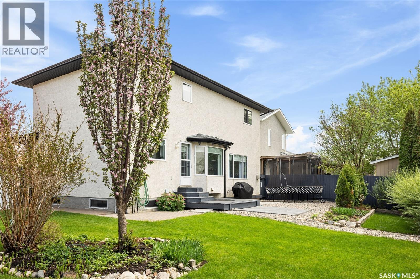 8628 Thurston Crescent, Regina, SK - Outdoor