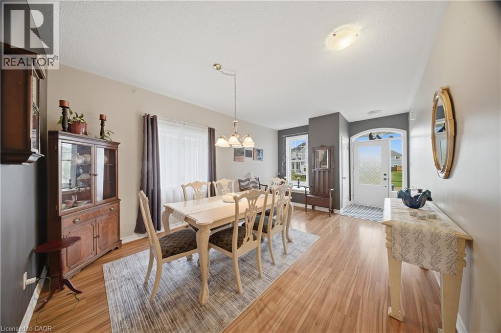 832 O'Reilly Crescent, Shelburne, ON - Indoor Photo Showing Dining Room
