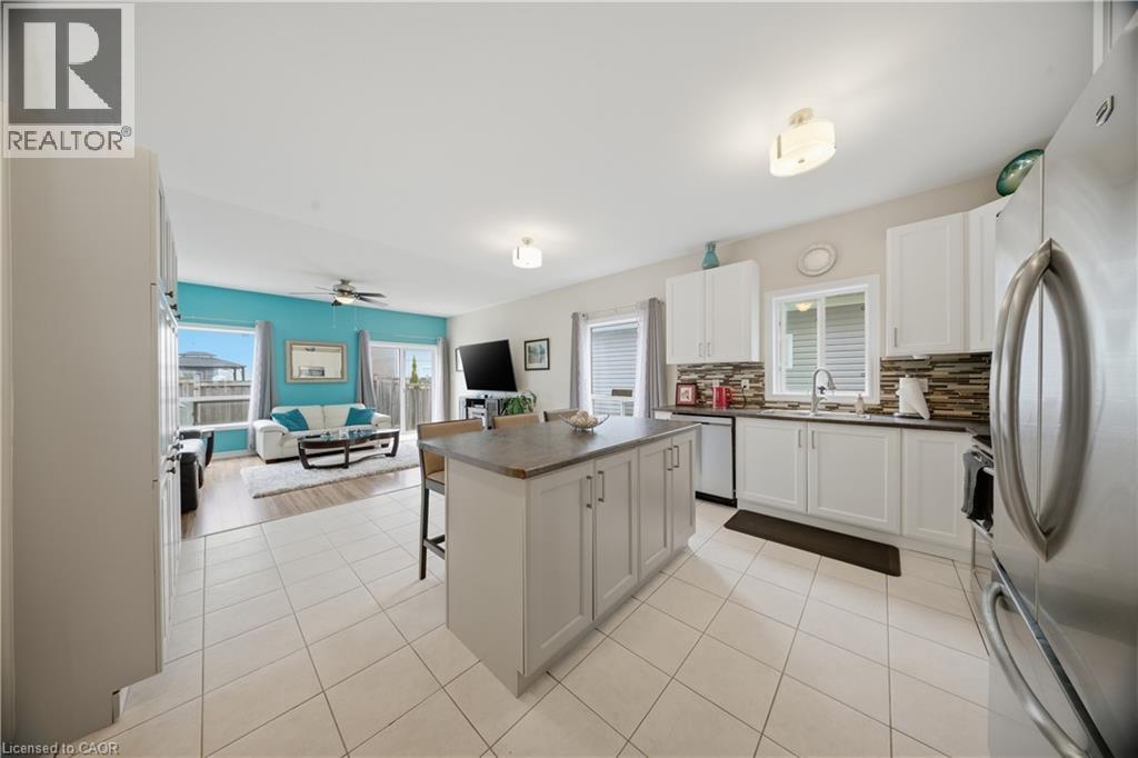 832 O'Reilly Crescent, Shelburne, ON - Indoor Photo Showing Kitchen