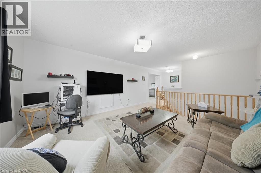 832 O'Reilly Crescent, Shelburne, ON - Indoor Photo Showing Living Room
