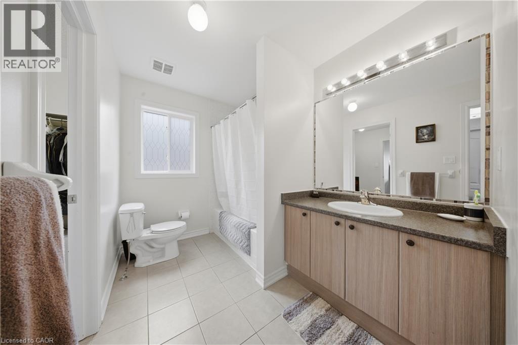 832 O'Reilly Crescent, Shelburne, ON - Indoor Photo Showing Bathroom