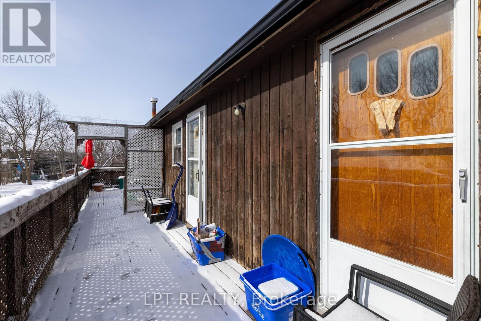 Unit 1 & 2 - 22985 Lakeridge Road, Brock, ON - Outdoor With Exterior