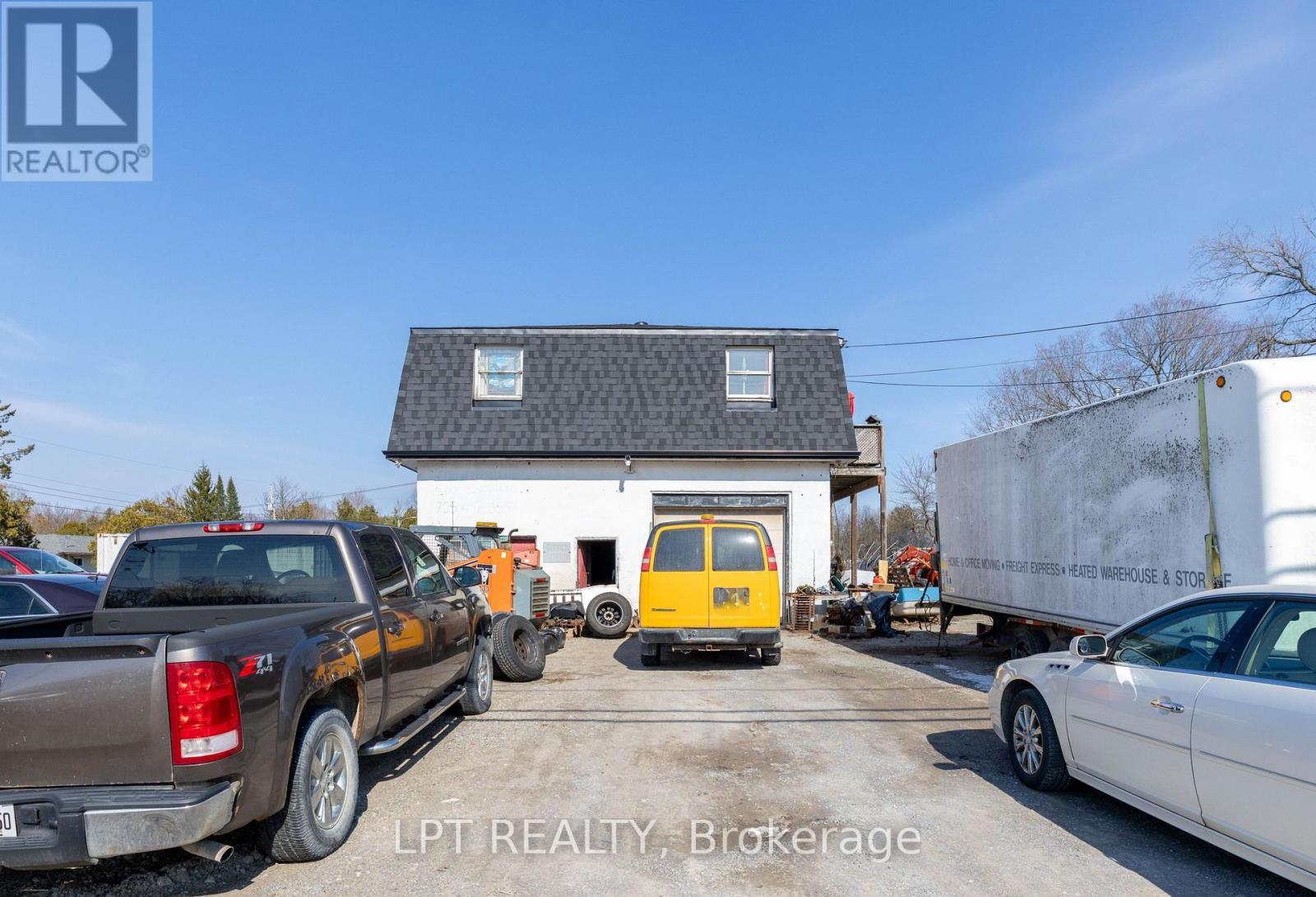 22985 Lakeridge Road, Brock, ON - Outdoor