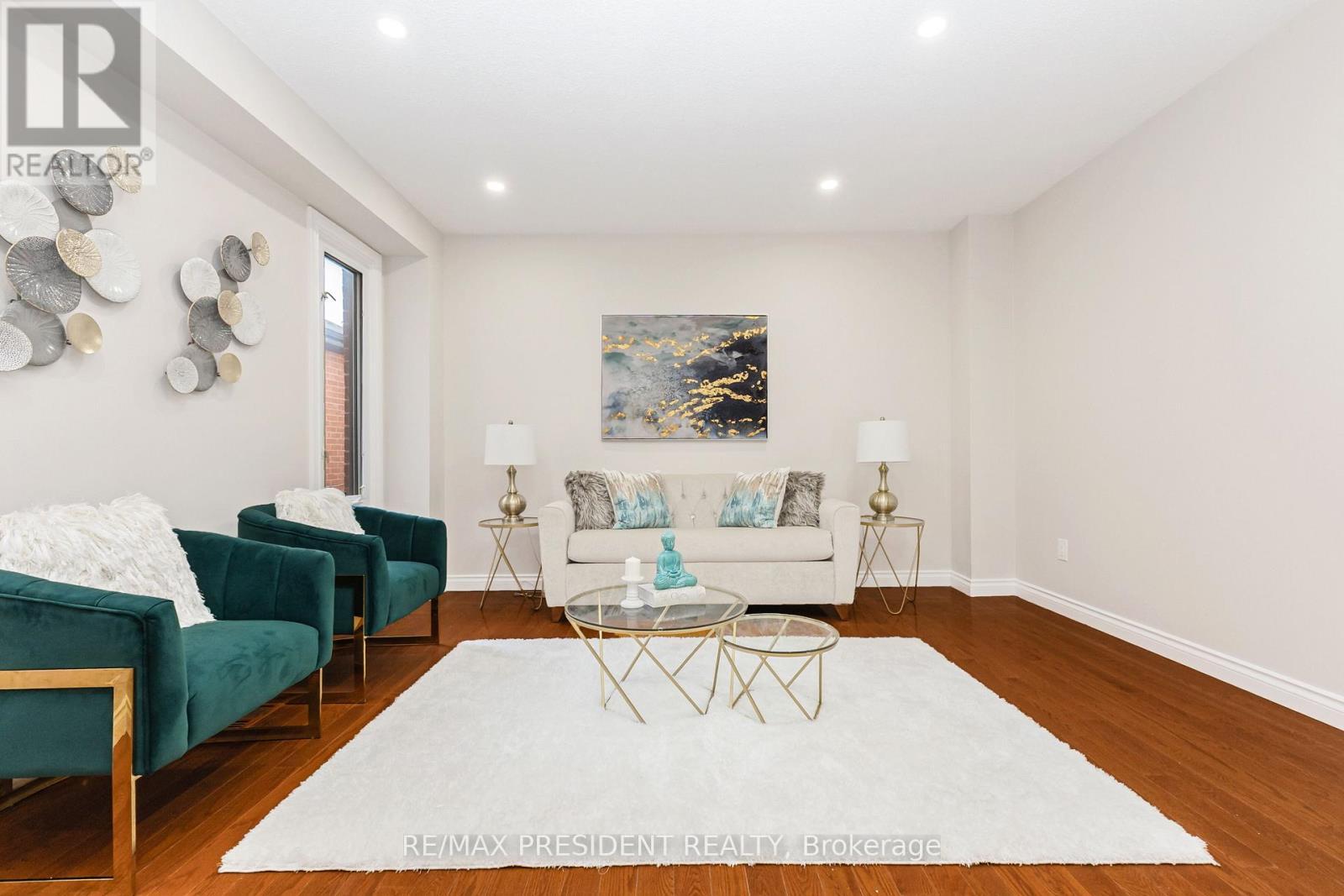 19 Copeland Road, Brampton, ON - Indoor Photo Showing Living Room
