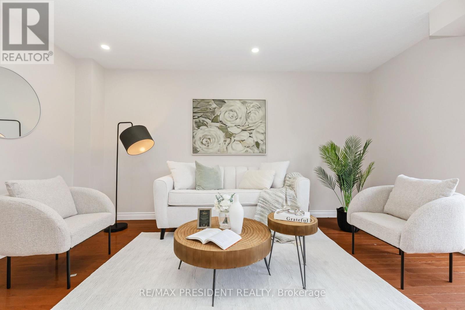 19 Copeland Road, Brampton, ON - Indoor Photo Showing Living Room