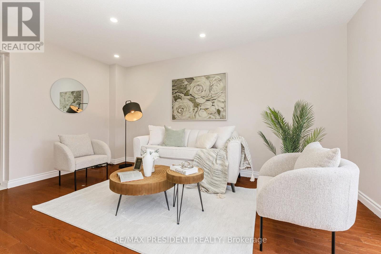 19 Copeland Road, Brampton, ON - Indoor Photo Showing Living Room