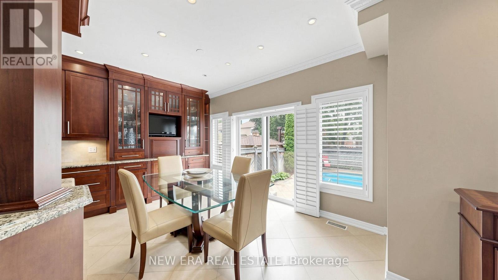 1206 Lindenrock Drive, Oakville, ON - Indoor Photo Showing Dining Room