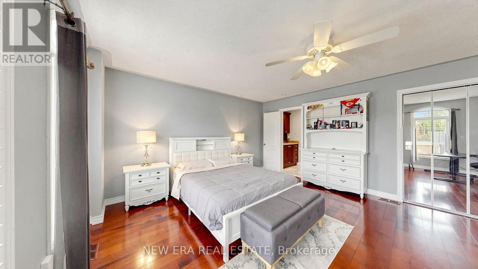 1206 Lindenrock Drive, Oakville, ON - Indoor Photo Showing Bedroom