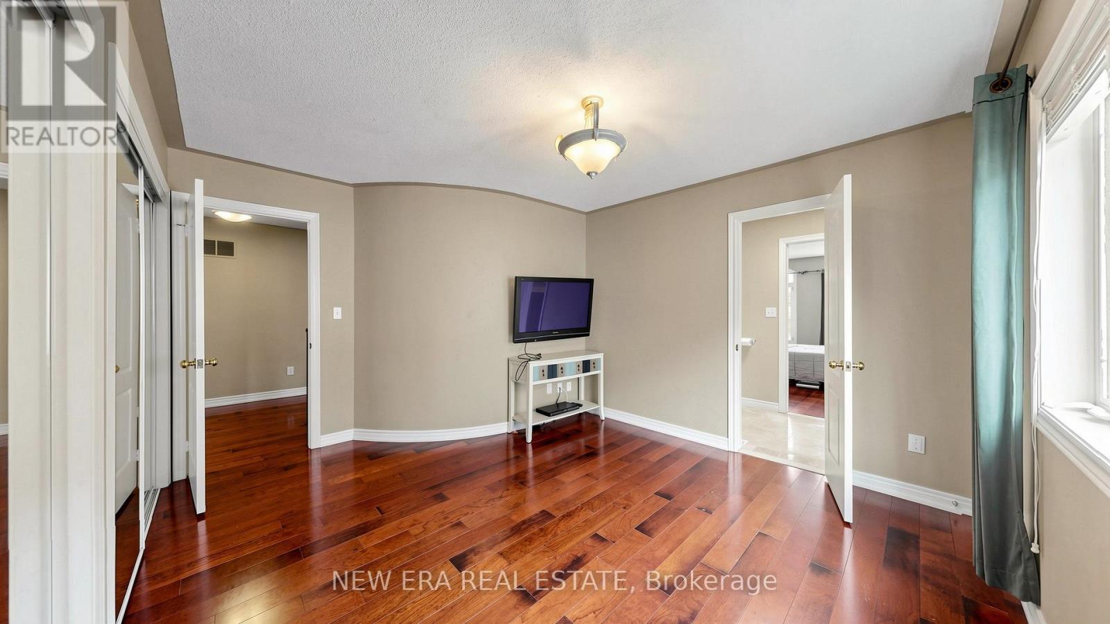 1206 Lindenrock Drive, Oakville, ON - Indoor Photo Showing Other Room
