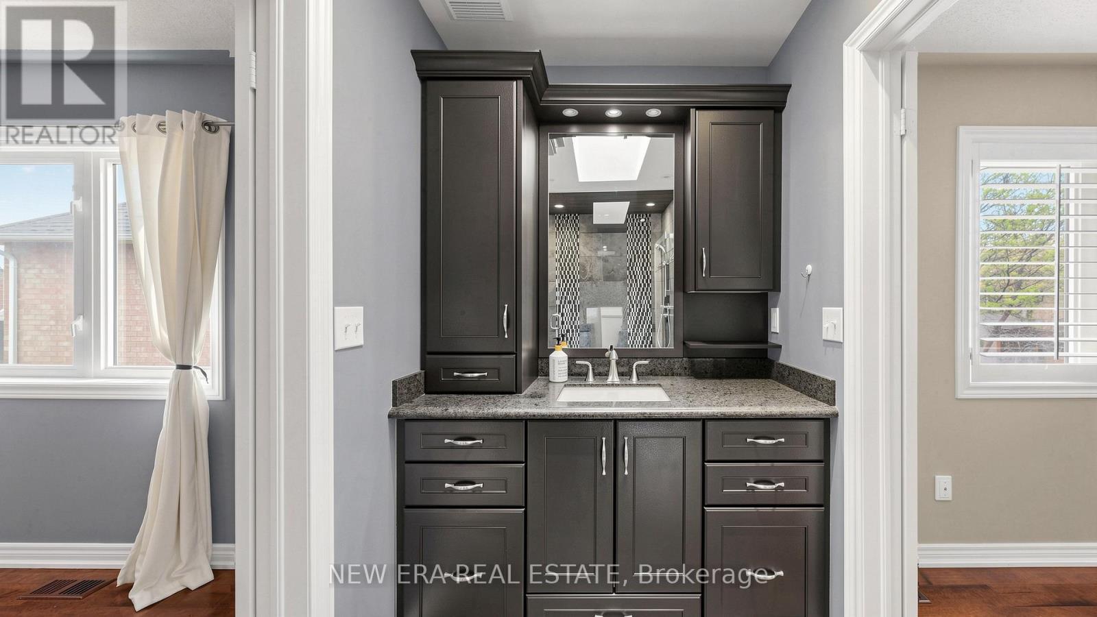 1206 Lindenrock Drive, Oakville, ON - Indoor