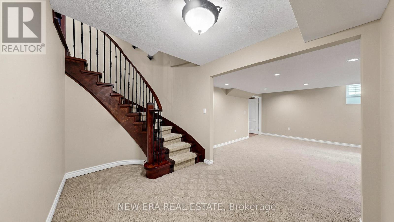 1206 Lindenrock Drive, Oakville, ON - Indoor Photo Showing Other Room