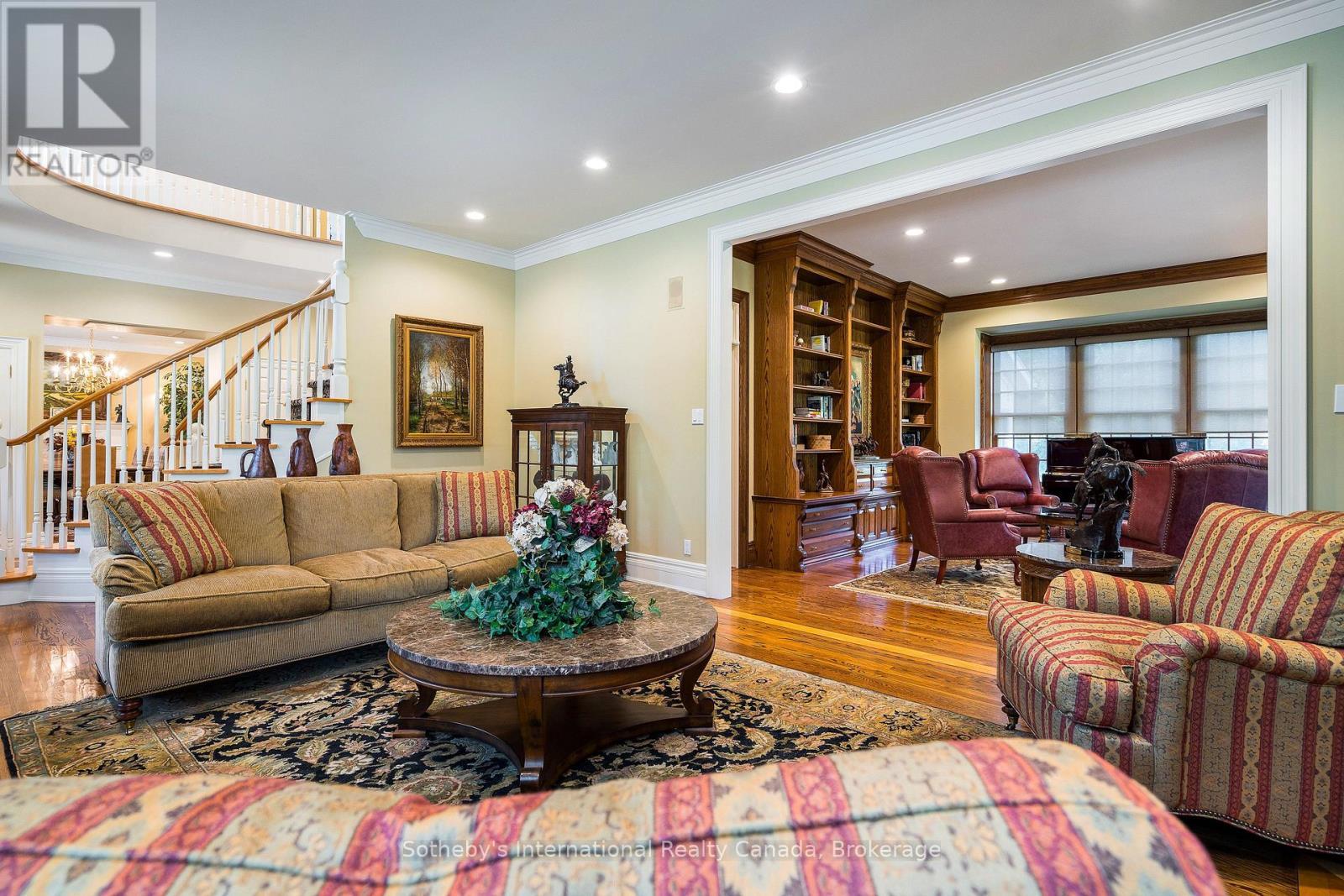 7781 Poplar Side Road, Clearview, ON - Indoor Photo Showing Living Room