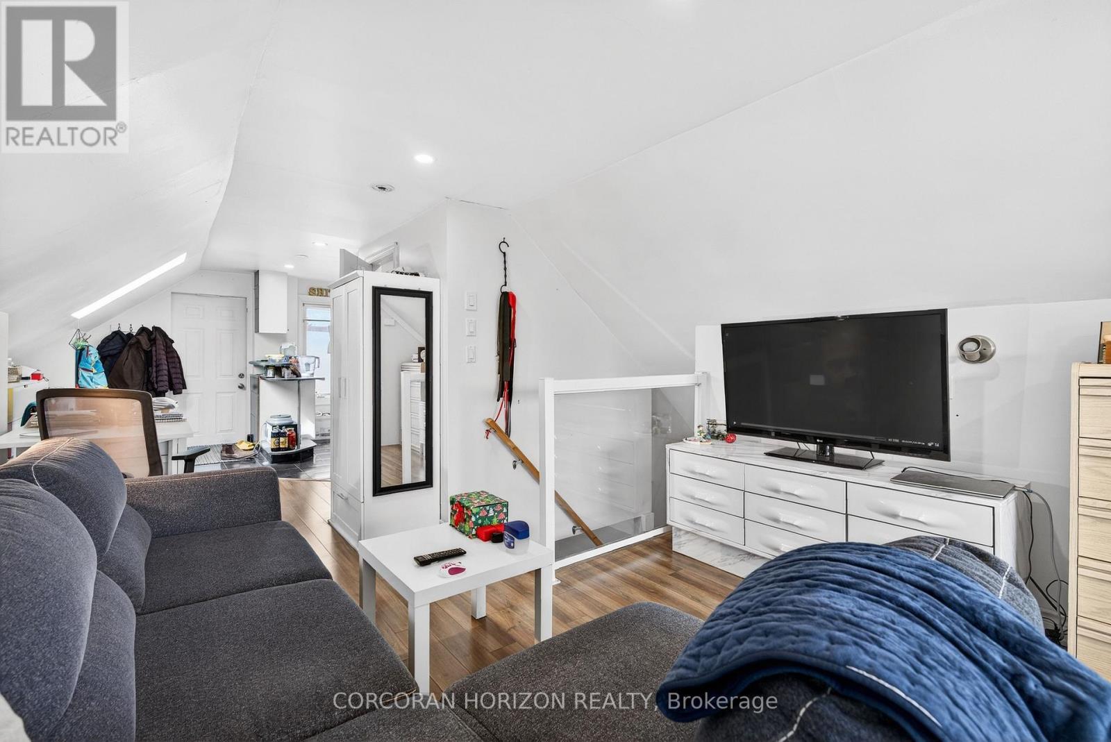 256 Keele Street, Toronto, ON - Indoor