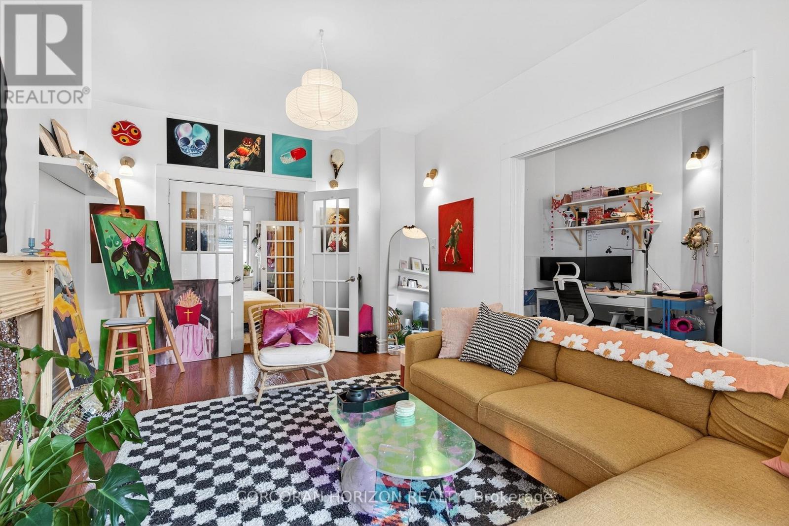 256 Keele Street, Toronto, ON - Indoor Photo Showing Living Room
