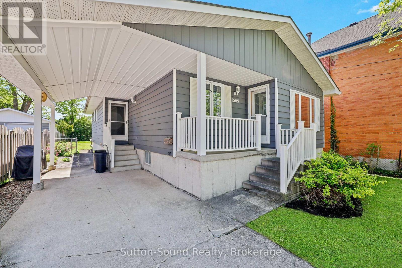 Cute As A Button - 1565 7Th Avenue E, Owen Sound, ON