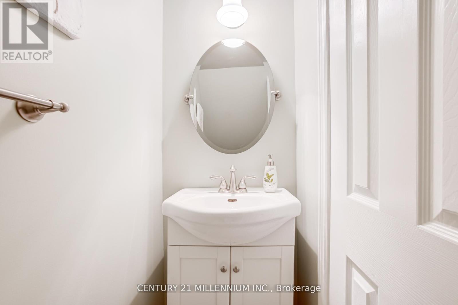 17 - 17 Craigleigh Crescent, Brampton, ON - Indoor Photo Showing Bathroom