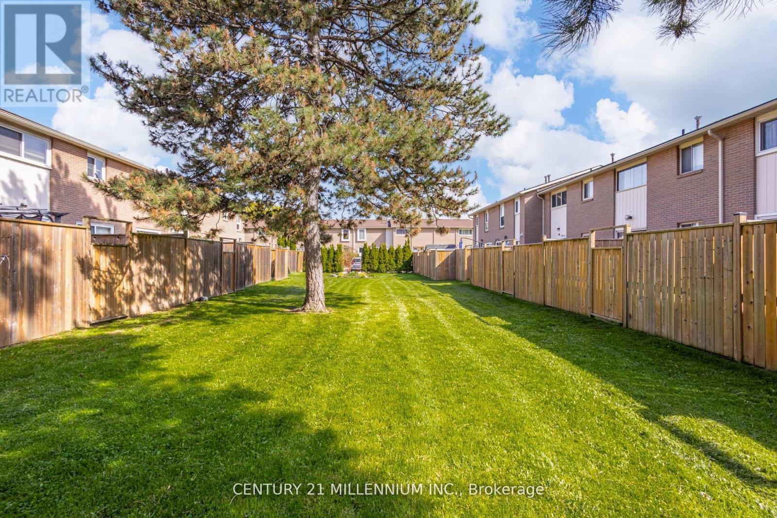 17 - 17 Craigleigh Crescent, Brampton, ON - Outdoor