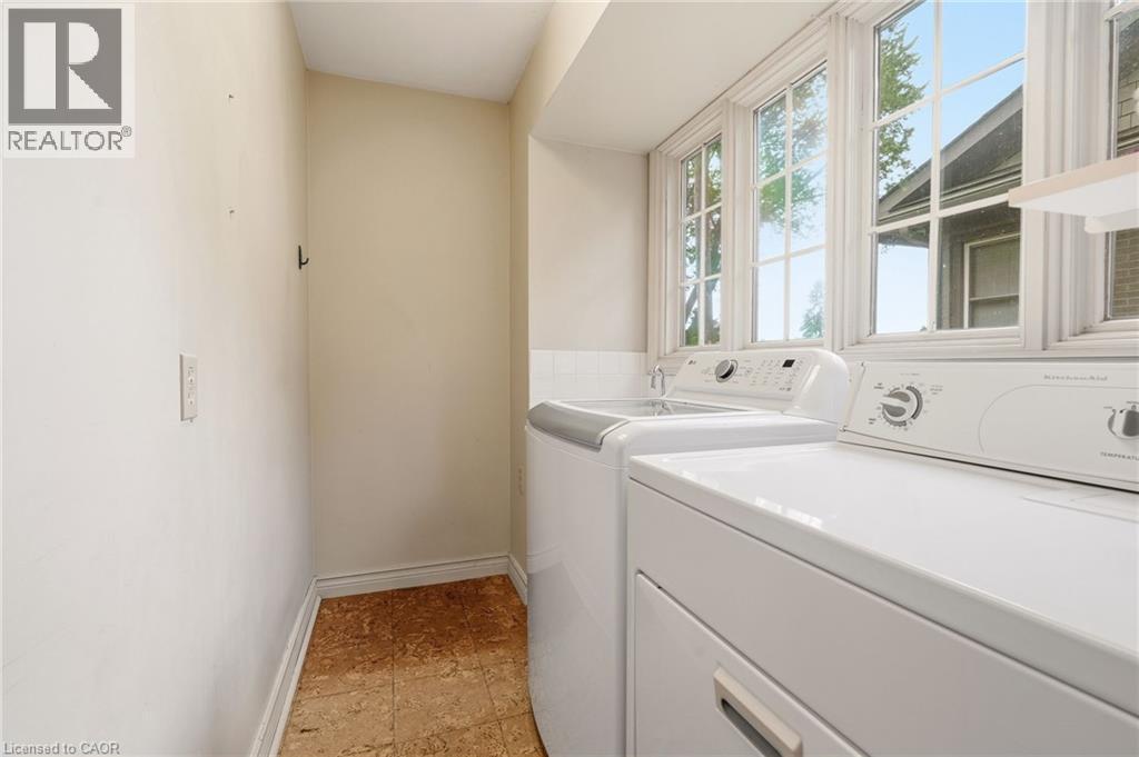 364 Shoreview Road, Burlington, ON - Indoor Photo Showing Laundry Room