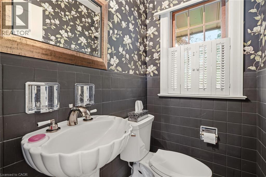 364 Shoreview Road, Burlington, ON - Indoor Photo Showing Bathroom
