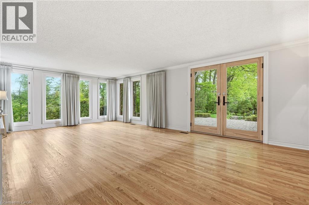 364 Shoreview Road, Burlington, ON - Indoor Photo Showing Living Room