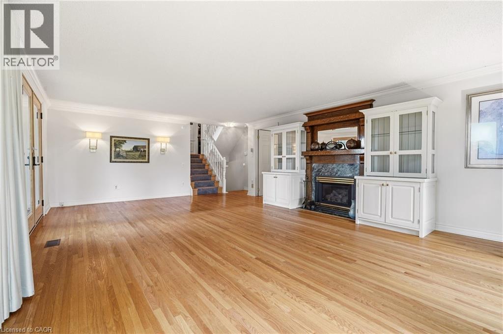 364 Shoreview Road, Burlington, ON - Indoor Photo Showing Living Room With Fireplace