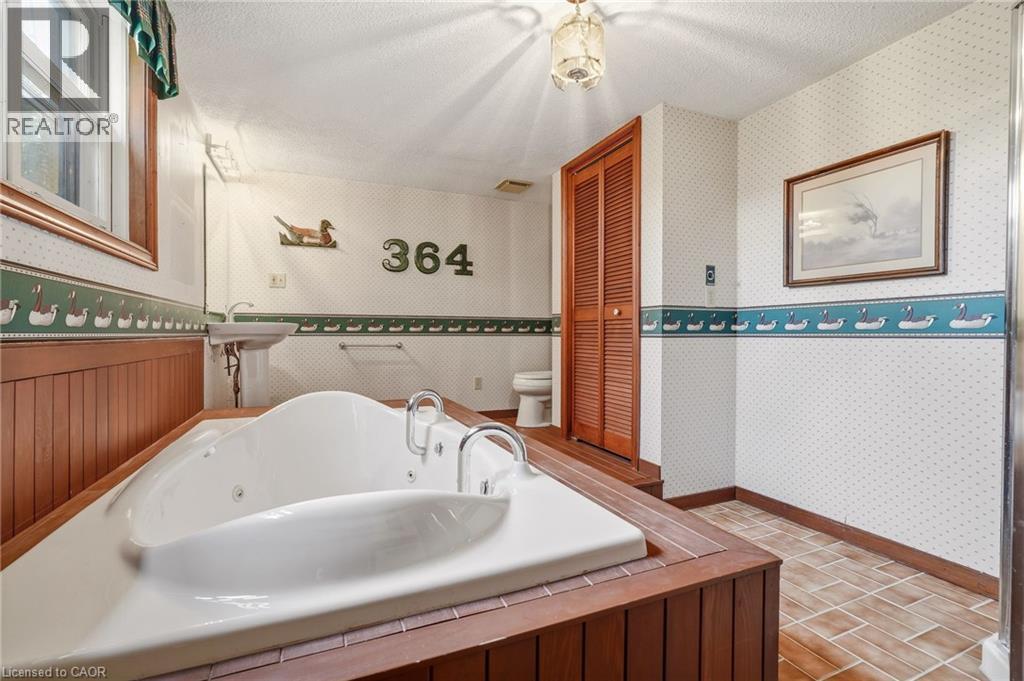 364 Shoreview Road, Burlington, ON - Indoor Photo Showing Bathroom