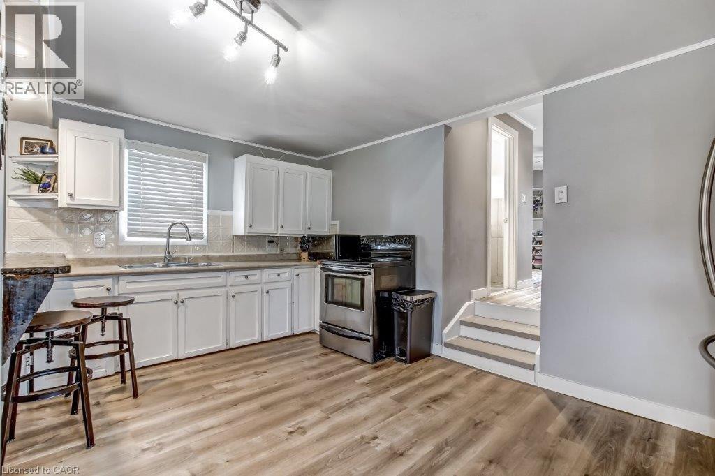 12 Pansy Avenue, Port Dover, ON - Indoor Photo Showing Kitchen With Double Sink