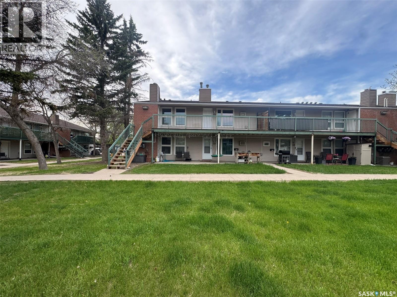 230 Gore Place, Regina, SK - Outdoor