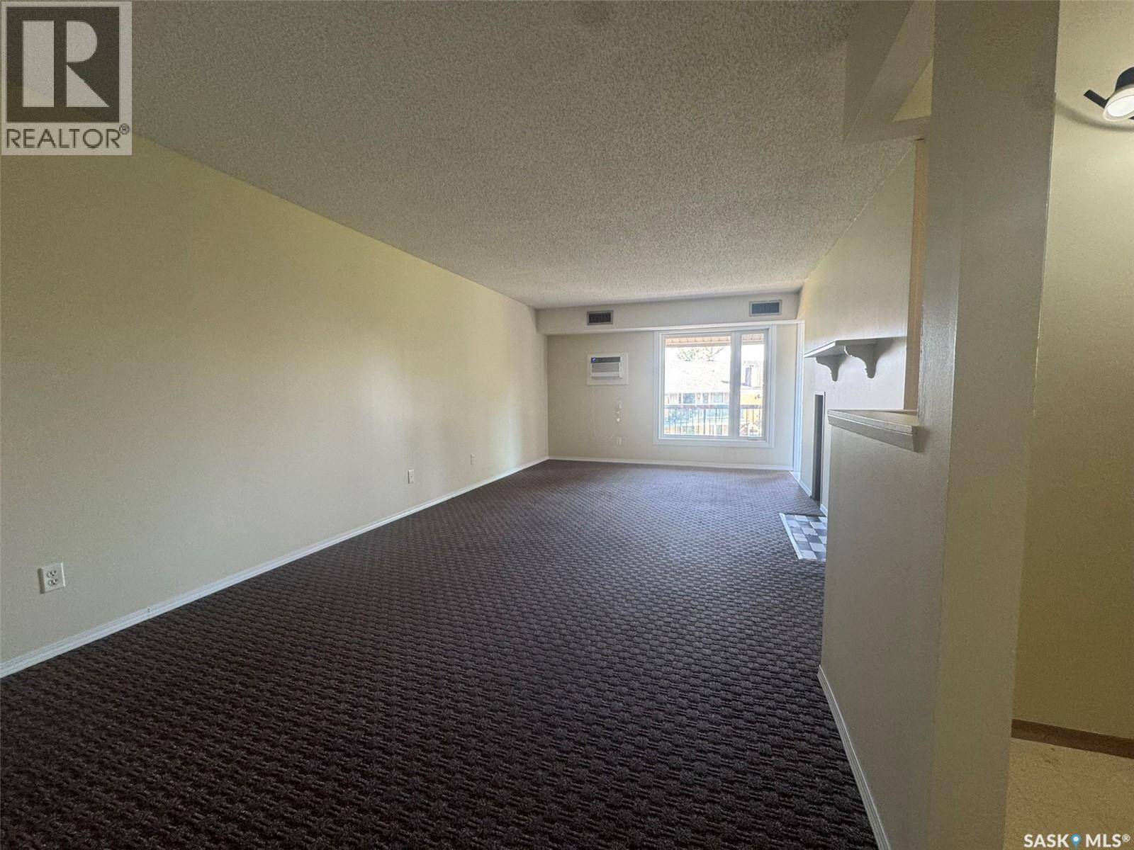 230 Gore Place, Regina, SK - Indoor Photo Showing Other Room