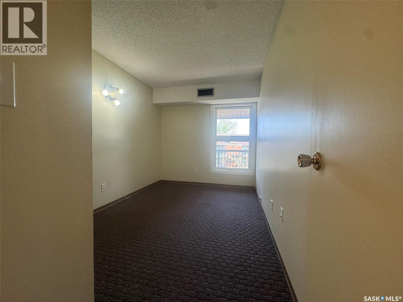 230 Gore Place, Regina, SK - Indoor Photo Showing Other Room