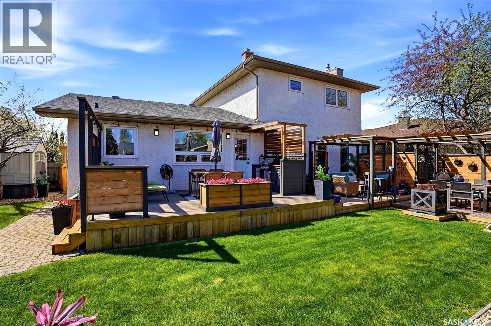 10 Louise Crescent, Regina, SK - Outdoor With Deck Patio Veranda