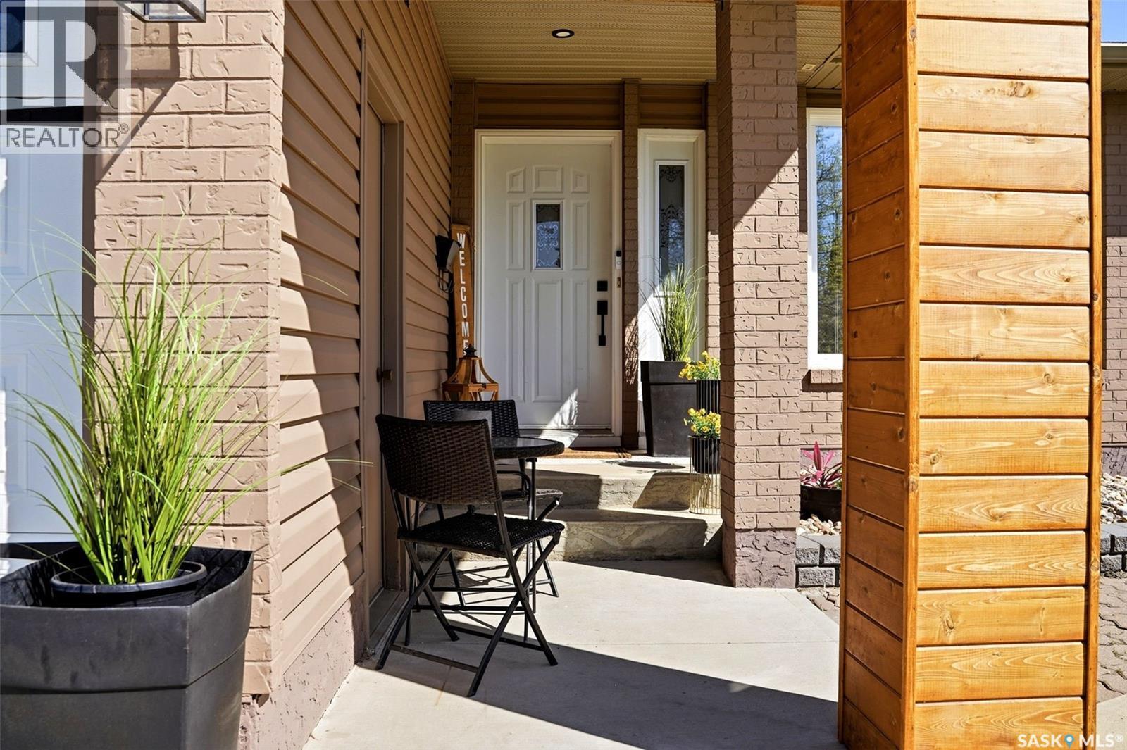10 Louise Crescent, Regina, SK - Outdoor With Deck Patio Veranda