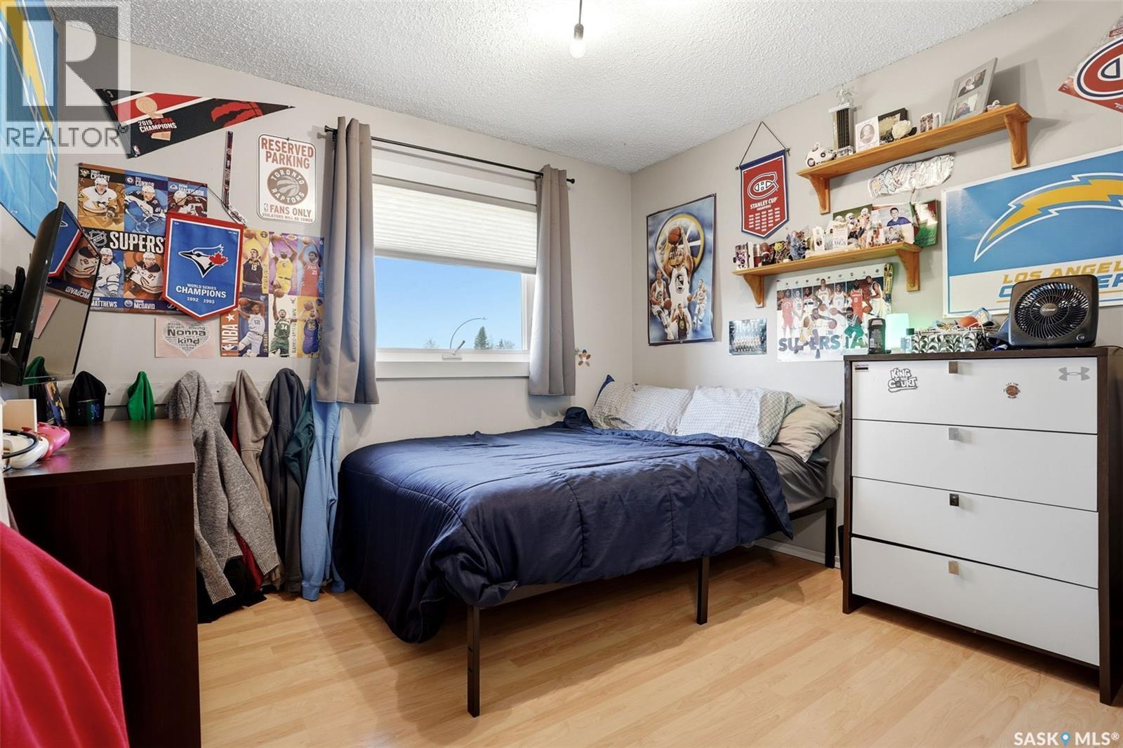 10 Louise Crescent, Regina, SK - Indoor Photo Showing Bedroom