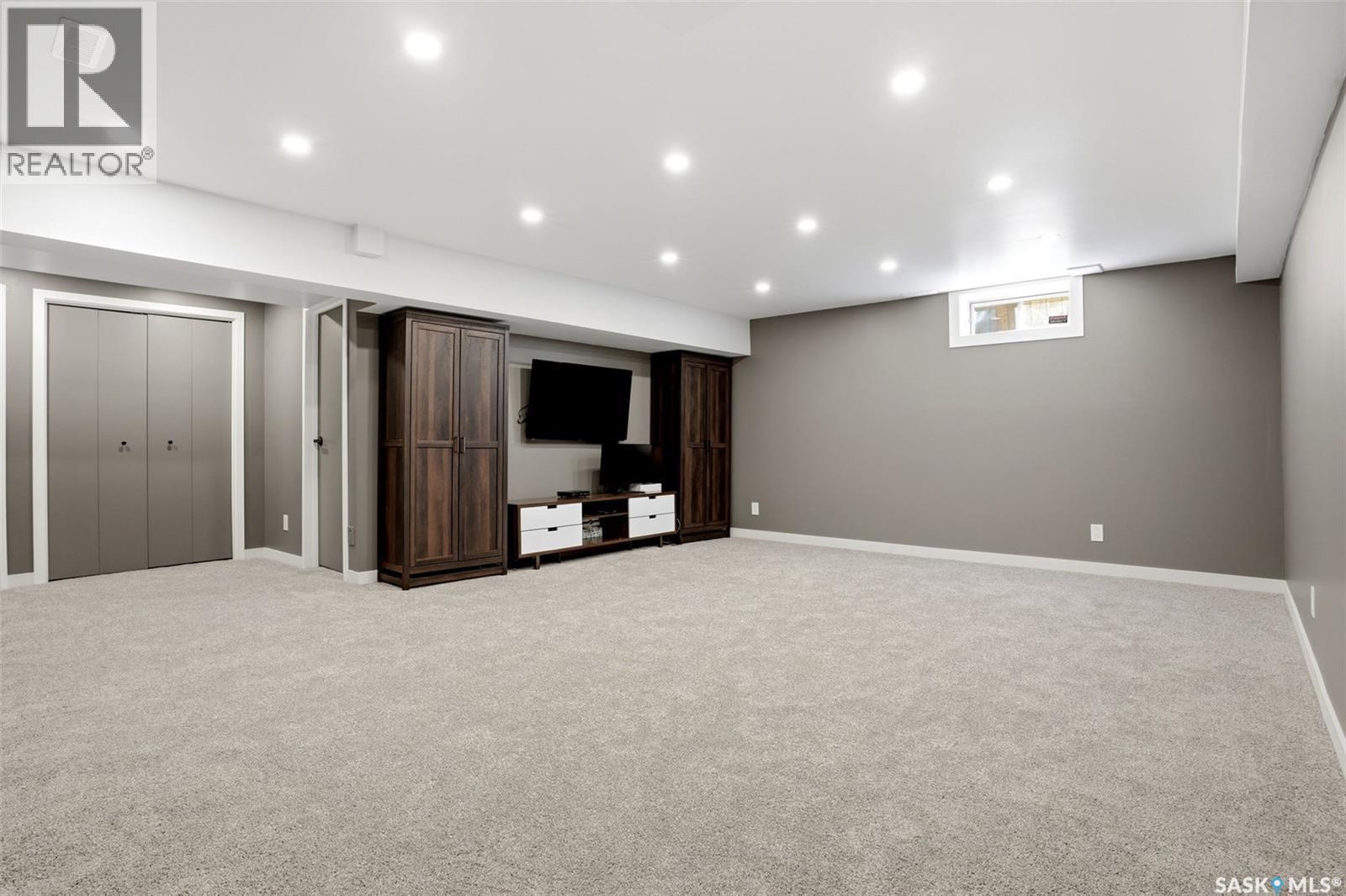 10 Louise Crescent, Regina, SK - Indoor Photo Showing Basement