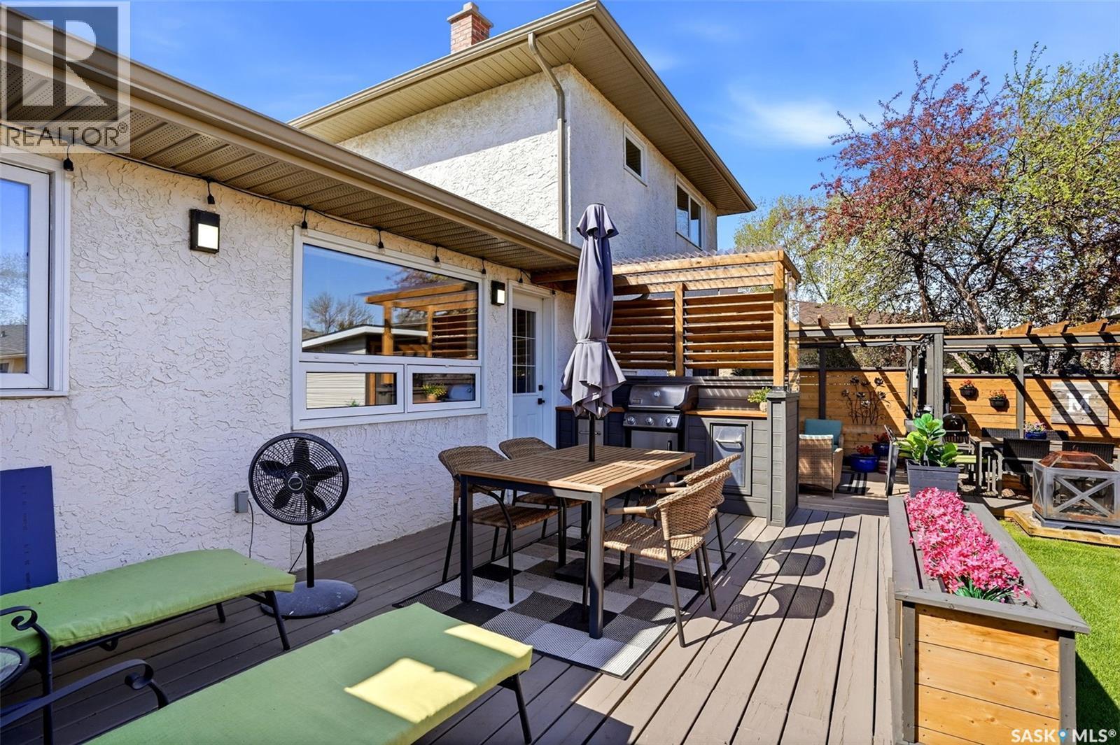 10 Louise Crescent, Regina, SK - Outdoor With Deck Patio Veranda With Exterior