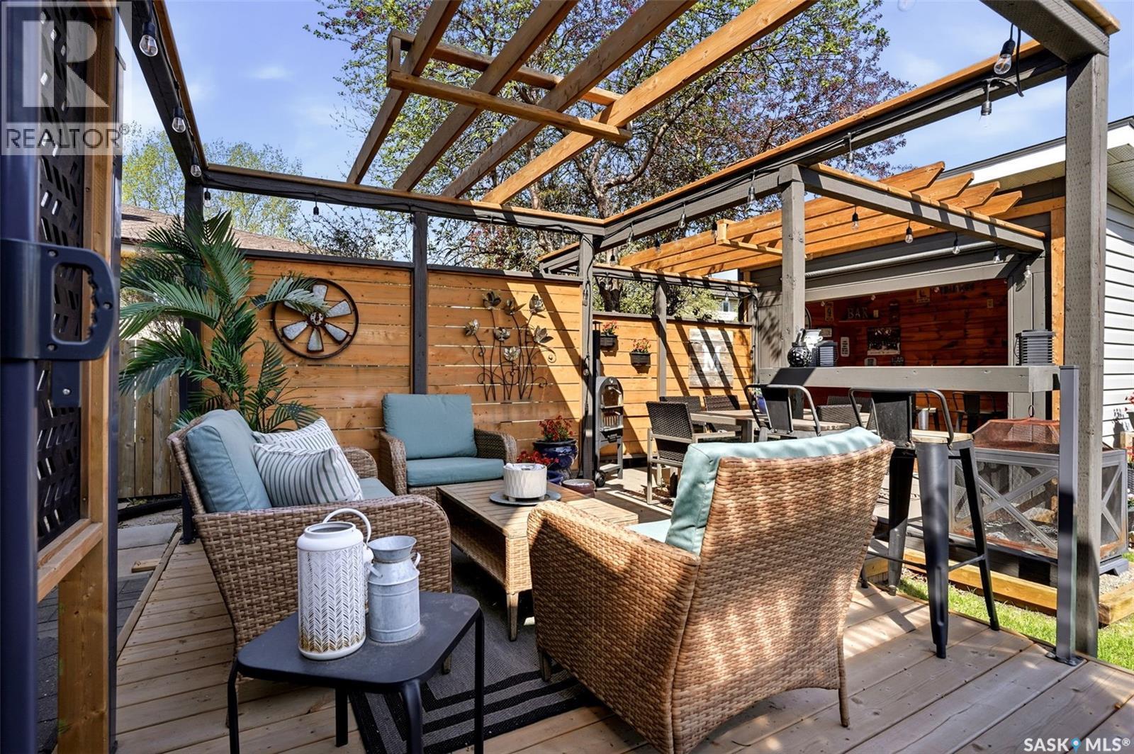 10 Louise Crescent, Regina, SK - Outdoor With Deck Patio Veranda With Exterior