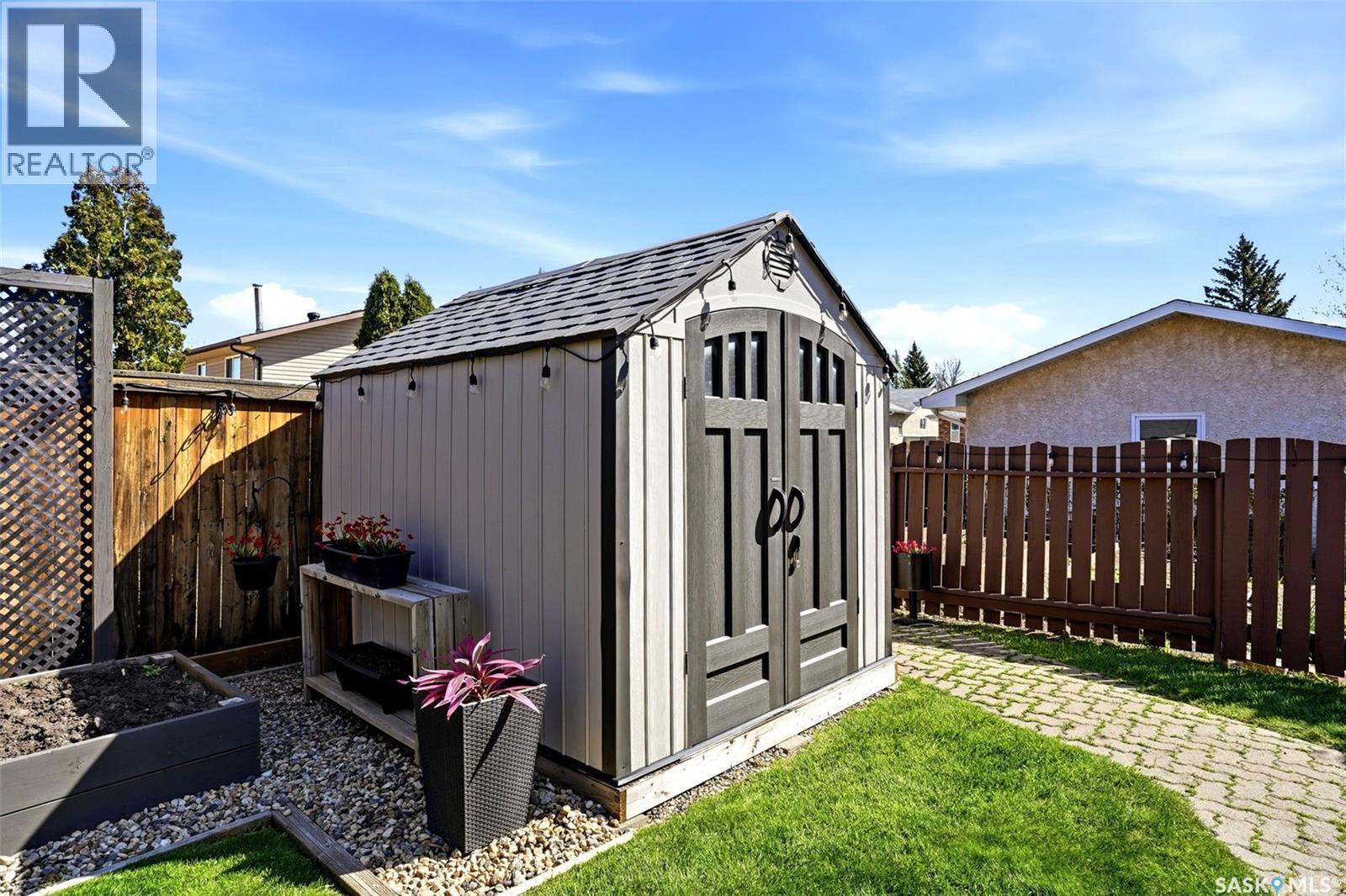 10 Louise Crescent, Regina, SK - Outdoor With Deck Patio Veranda With Exterior
