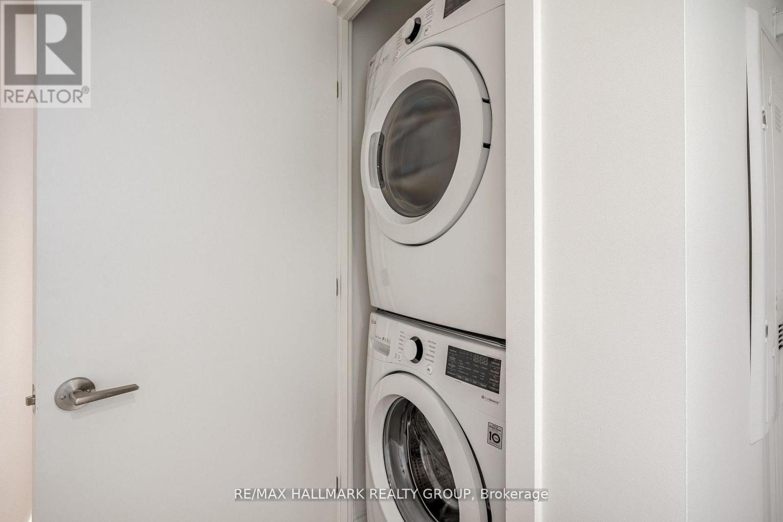 710 - 203 Catherine Street W, Ottawa, ON - Indoor Photo Showing Laundry Room