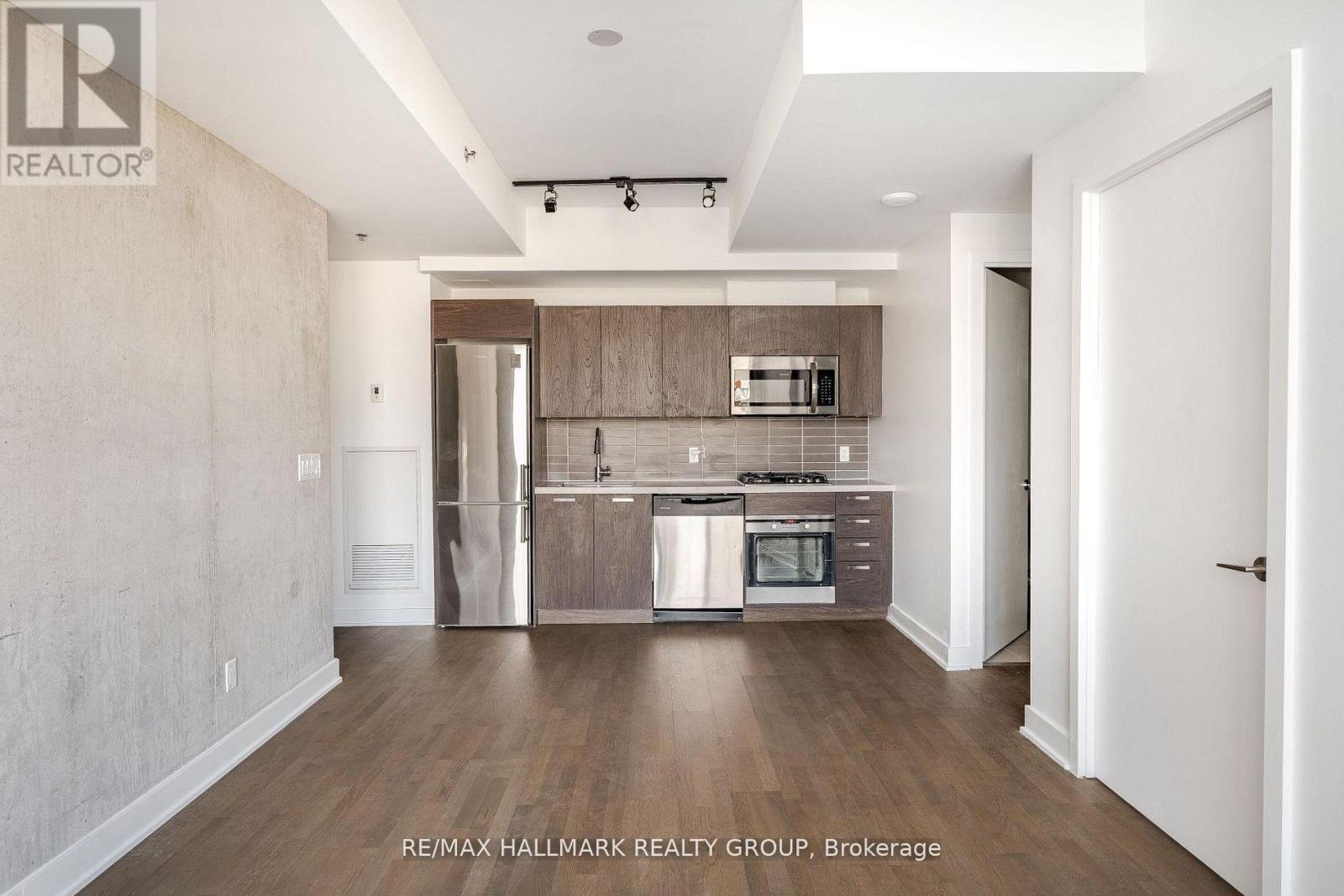 710 - 203 Catherine Street W, Ottawa, ON - Indoor Photo Showing Kitchen With Stainless Steel Kitchen