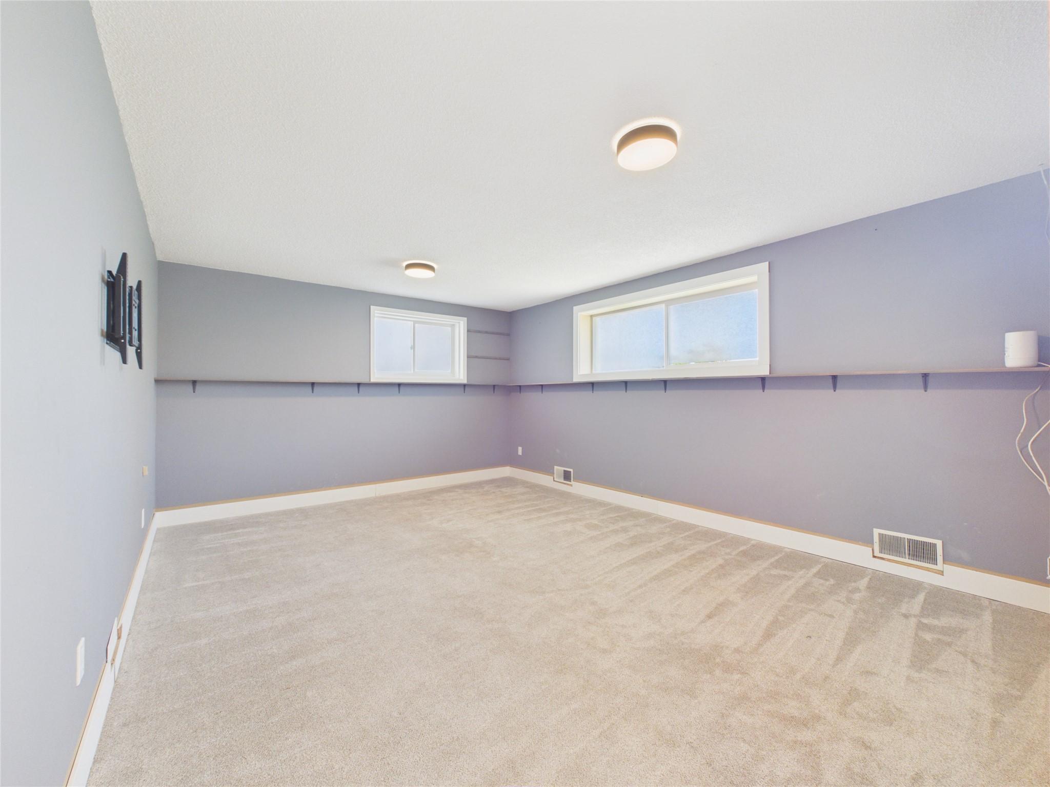 301 4Th Avenue, Cranbrook, BC - Indoor Photo Showing Other Room