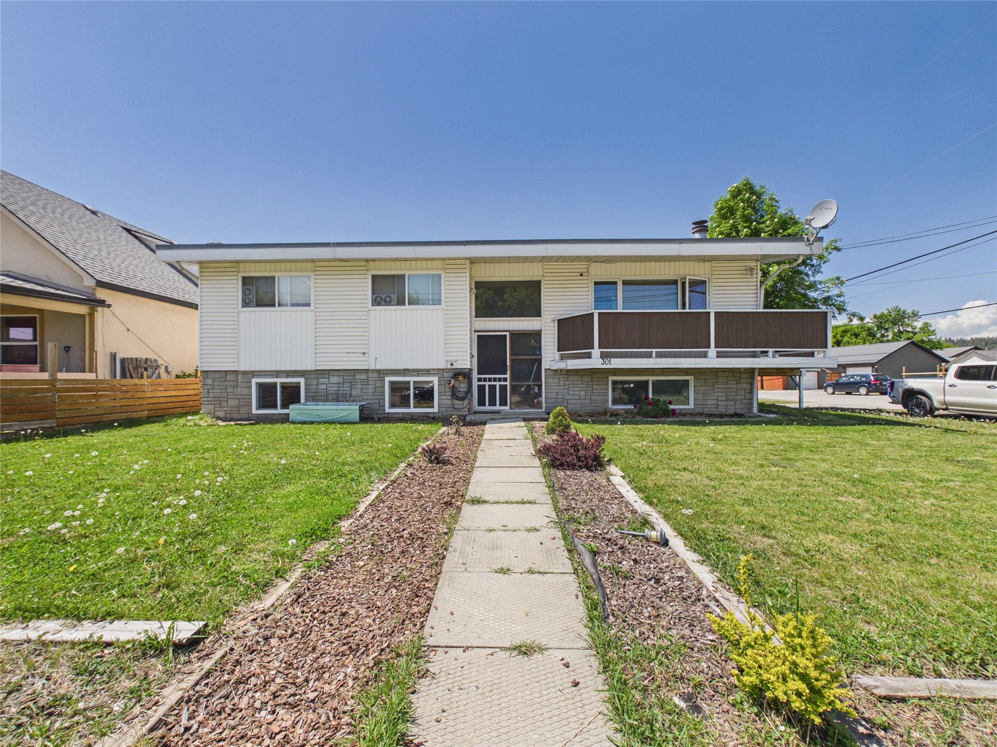 301 4Th Avenue, Cranbrook, BC - Outdoor With Deck Patio Veranda