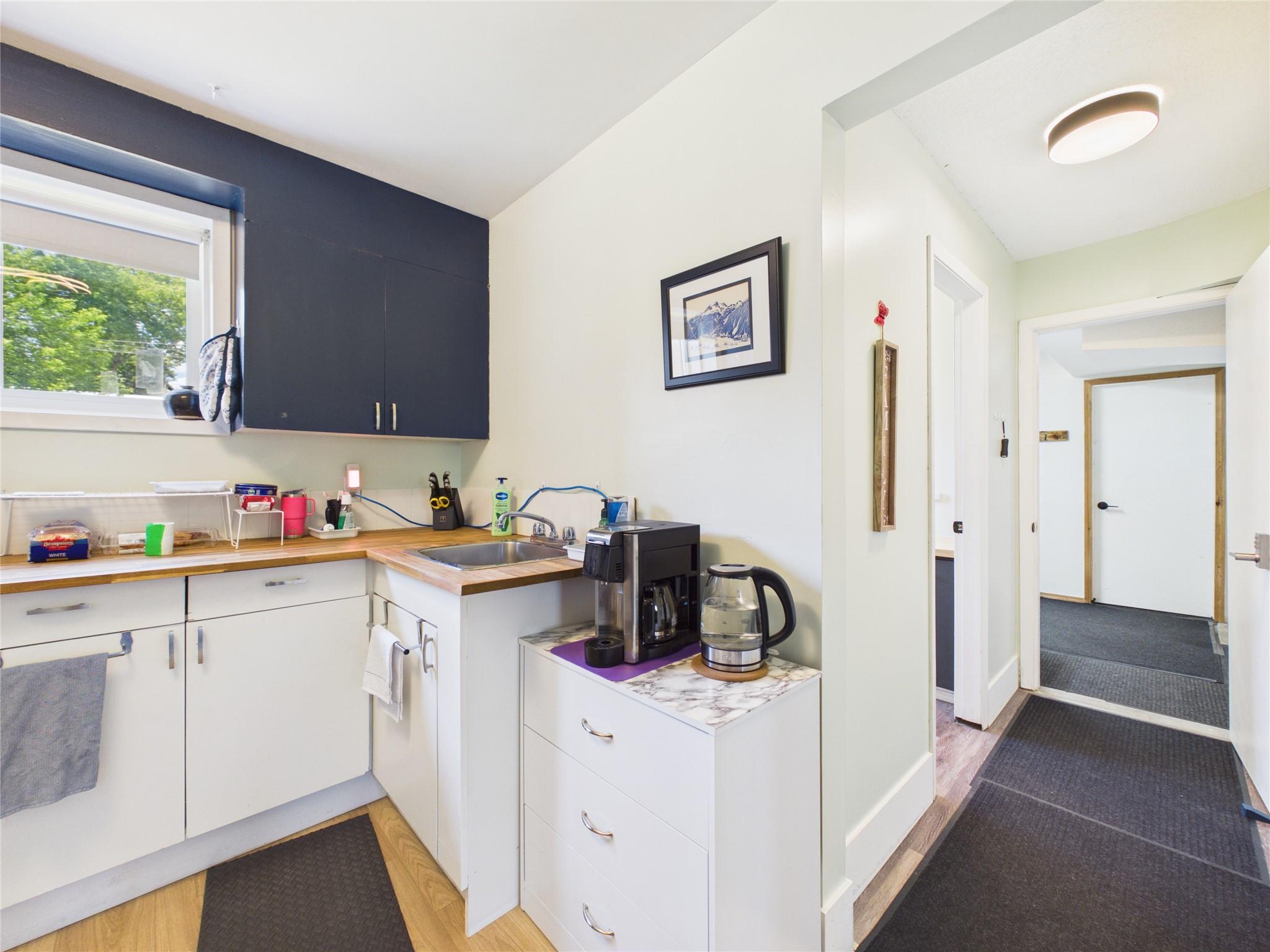 301 4Th Avenue, Cranbrook, BC - Indoor